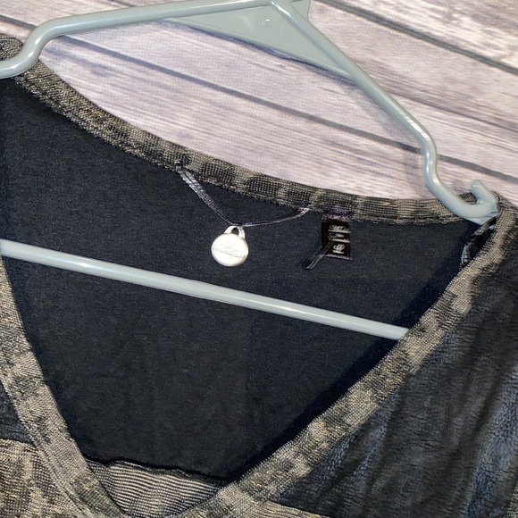 BKE Boutique leopard print top - Picture 3 of 5